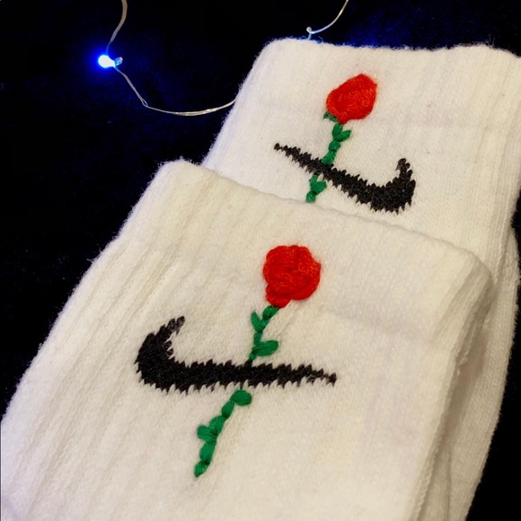 Nike Embroidered Rose Socks - Picture 2 of 3